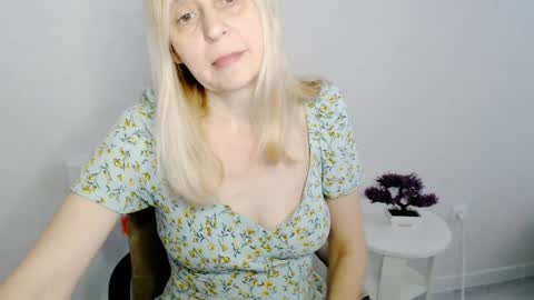 Milena online show from 01-22-25, 09:02