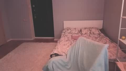 Mila online show from 02-16-26, 04:14