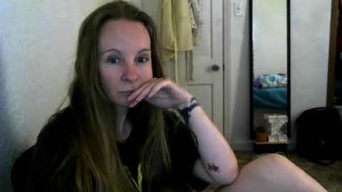 Snapshot of milastoned chatting on 07-12-26, 02:19 Mila online show from 07-12-26, 02:19