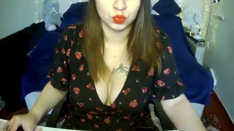 Snapshot of milaxcute chatting on 07-16-26, 08:31 Milaxcute online show from 07-16-26, 08:31