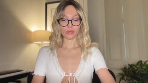 Snapshot of milayah chatting on 07-01-26, 03:45 Mila online show from 07-01-26, 03:45