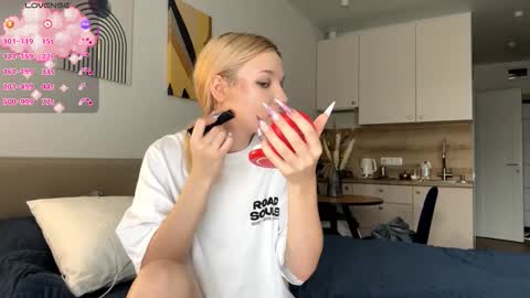 Millla online show from 10-10-25, 08:35