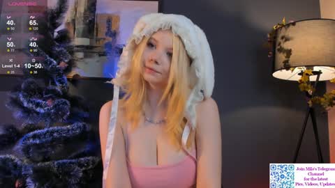 Snapshot of mildredbain chatting on 12-21-24, 03:25 Mila online show from 12-21-24, 03:25