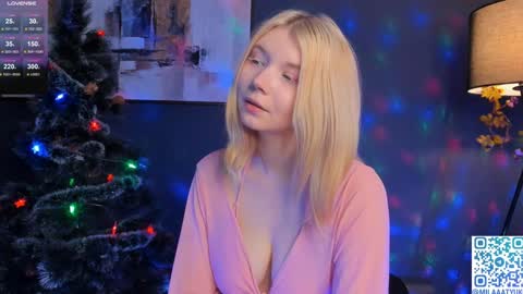 Snapshot of mildredbain chatting on 12-26-24, 06:30 Mila online show from 12-26-24, 06:30