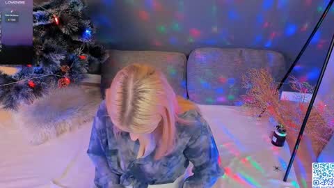 Snapshot of mildredbain chatting on 12-30-24, 03:14 Mila online show from 12-30-24, 03:14
