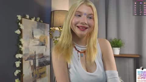 Snapshot of mildredbain chatting on 01-31-25, 05:30 Mila online show from 01-31-25, 05:30