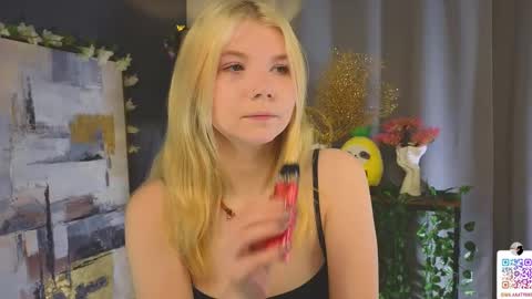 Snapshot of mildredbain chatting on 02-10-25, 02:30 Mila online show from 02-10-25, 02:30