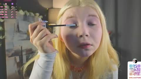 Snapshot of mildredbain chatting on 02-17-25, 02:20 Mila online show from 02-17-25, 02:20