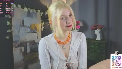 Snapshot of mildredbain chatting on 02-17-25, 05:25 Mila online show from 02-17-25, 05:25