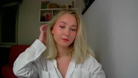 Milena new nonude shy blonde natural online show from 09-23-25, 07:28