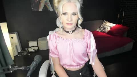 Milena online show from 04-30-26, 11:42