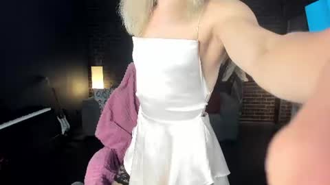 Snapshot of milena_marshmallows chatting on 07-04-26, 07:36 Milena online show from 07-04-26, 07:36