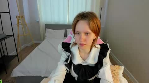 Snapshot of milena_milyan chatting on 04-19-26, 01:38 Milena online show from 04-19-26, 01:38
