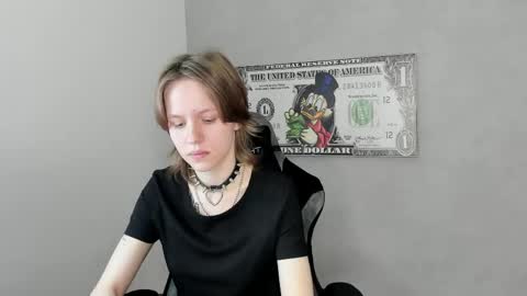 Snapshot of milena_milyan chatting on 05-06-26, 01:25 Milena online show from 05-06-26, 01:25
