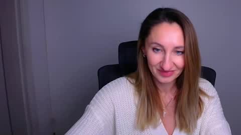 Milena online show from 12-18-25, 12:22