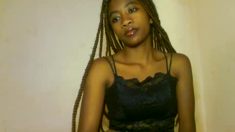 Snapshot of milennah chatting on 06-09-26, 08:15 milennah online show from 06-09-26, 08:15