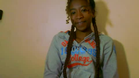 Snapshot of milennah chatting on 06-24-26, 06:34 milennah online show from 06-24-26, 06:34