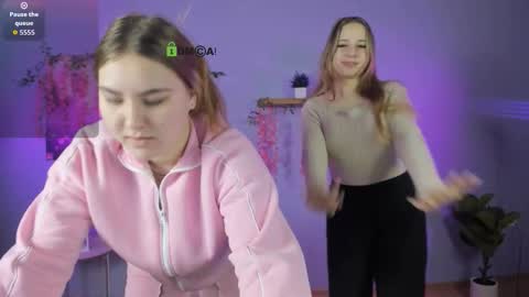 Snapshot of miles_candy chatting on 01-18-26, 09:46 Sweet Miles online show from 01-18-26, 09:46