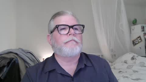 Snapshot of milesnash chatting on 09-24-25, 01:20 Miles Nash online show from 09-24-25, 01:20