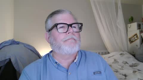 Snapshot of milesnash chatting on 09-25-25, 12:58 Miles Nash online show from 09-25-25, 12:58