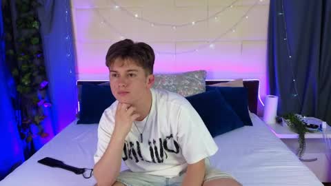 Snapshot of miless_cooper chatting on 05-02-26, 07:19 Miles online show from 05-02-26, 07:19