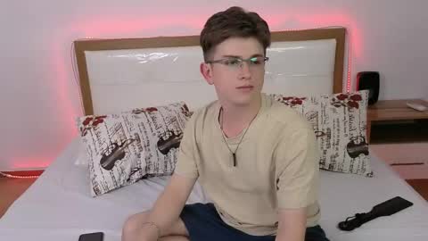 Snapshot of miless_cooper chatting on 05-16-26, 07:23 Miles online show from 05-16-26, 07:23