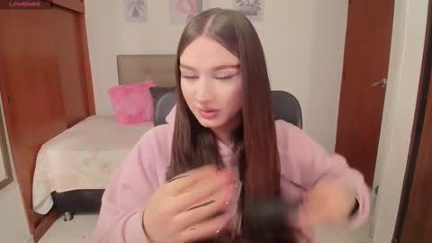 Miley online show from 10-27-25, 04:22