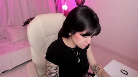  IEY EY  online show from 10-16-25, 04:35