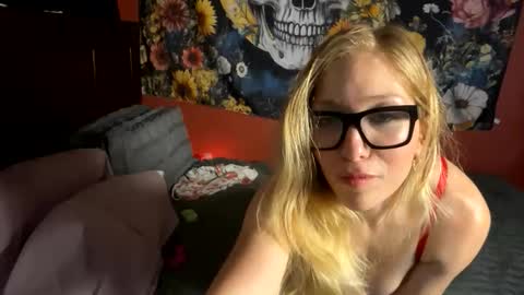 Snapshot of milf4everjenna chatting on 02-20-26, 04:09 milf4everjenna online show from 02-20-26, 04:09