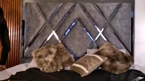Snapshot of milf__celeste chatting on 04-19-26, 02:33 milf__celeste online show from 04-19-26, 02:33