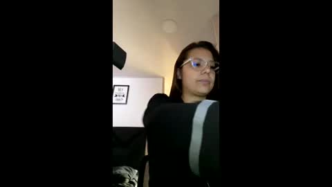 Snapshot of milf__pretty chatting on 05-30-26, 01:41 Melissa online show from 05-30-26, 01:41