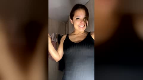Snapshot of milf__pretty chatting on 06-01-26, 01:35 Melissa online show from 06-01-26, 01:35