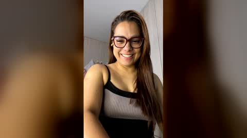 Snapshot of milf__pretty chatting on 06-10-26, 12:48 Melissa online show from 06-10-26, 12:48