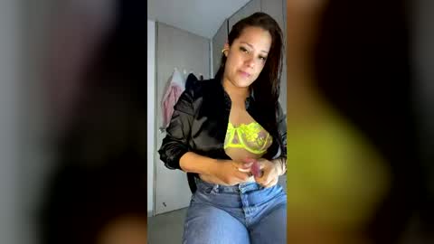 Snapshot of milf__pretty chatting on 07-06-26, 04:53 Melissa online show from 07-06-26, 04:53