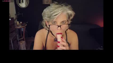 Snapshot of milf_ette chatting on 06-26-26, 05:39 Fabiola online show from 06-26-26, 05:39