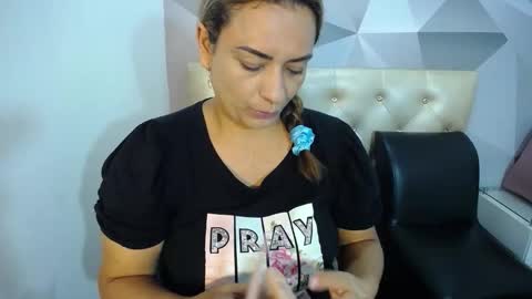 milf_hugeboobs online show from 01-06-26, 10:52