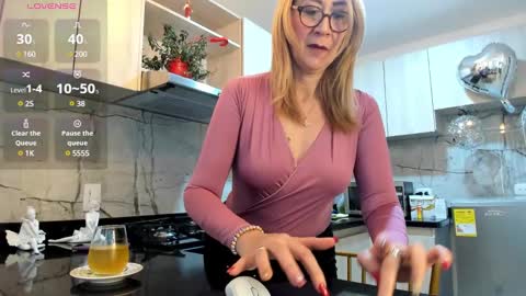 Snapshot of milfashley chatting on 01-17-25, 06:23 ASHLEY online show from 01-17-25, 06:23