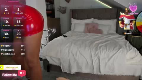 Snapshot of milfblondy chatting on 12-09-24, 01:18 Ingrid online show from 12-09-24, 01:18