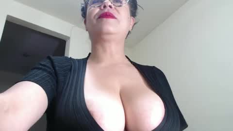 Snapshot of milfcamila367608 chatting on 07-02-26, 10:32 camila online show from 07-02-26, 10:32