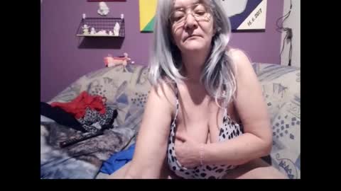 Milfchantal online show from 02-12-25, 04:44