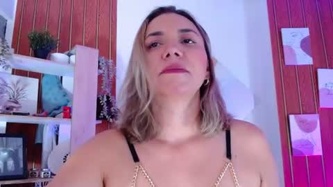 Sara  online show from 07-28-26, 11:05