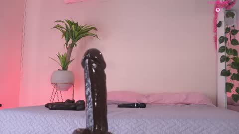 Snapshot of mili_moon_ chatting on 06-24-26, 02:38 online show from 06-24-26, 02:38