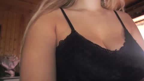 Snapshot of milk_bunny_ chatting on 07-14-26, 11:38 milk_bunny_ online show from 07-14-26, 11:38