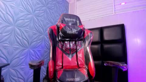 MAX online show from 11-11-25, 09:37