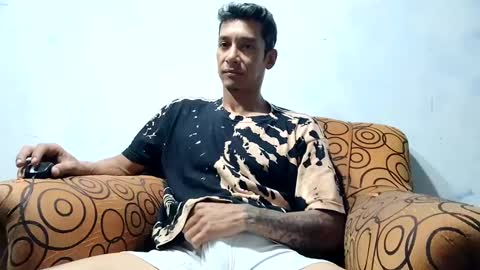 Snapshot of milkhammer chatting on 12-12-24, 01:53 Hammer online show from 12-12-24, 01:53