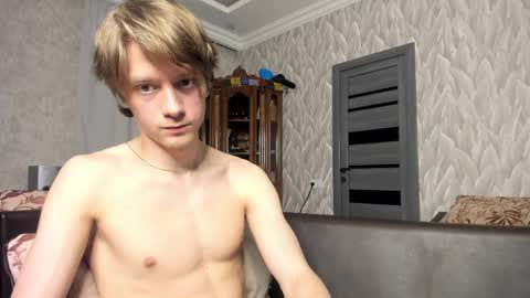 Isaac online show from 04-10-26, 08:13