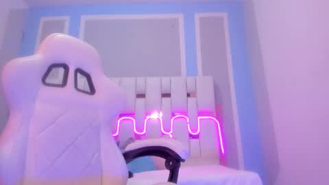 Snapshot of milkwhore1 chatting on 02-11-26, 08:14 Michelle online show from 02-11-26, 08:14