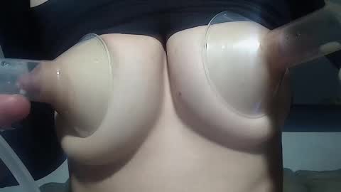 Snapshot of milkycandycce chatting on 01-28-25, 10:01 C online show from 01-28-25, 10:01