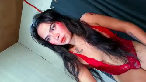 Snapshot of milkycumnel23 chatting on 05-11-26, 01:06 NEL 23 online show from 05-11-26, 01:06
