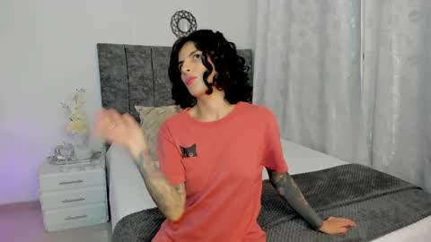 Milagros online show from 02-15-25, 04:03